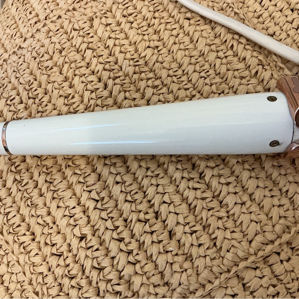 White T3Hair Curling Iron w/Rose Gold Accents white rod curling iron - Picture 2 of 4